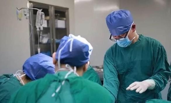 刀口|剖腹产就是“睡觉”生娃这么简单?错啦!看了所用器械你就懂了