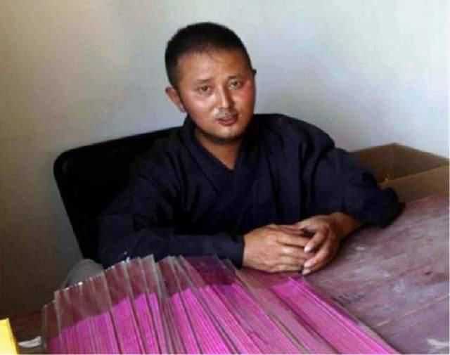  古庙|看破红尘？80后小伙独居古庙6年，靠香火钱生活，最穷一月40元