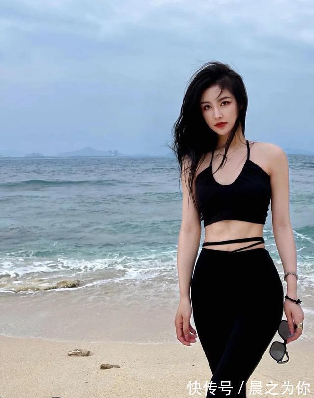 性感|95后天津美女,高颜值性感身材,0.6黄金腰臀比,网友:养眼了