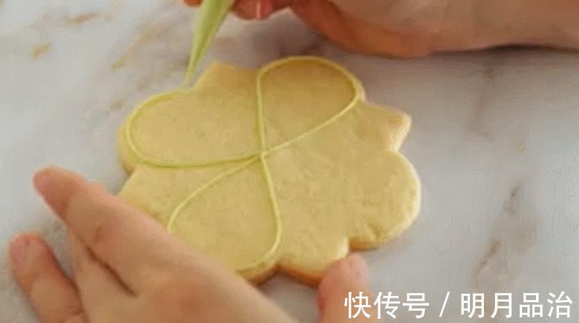 糖霜饼干|美到舍不得吃！甜品师手作花砖饼干，救救老夫的少女心！