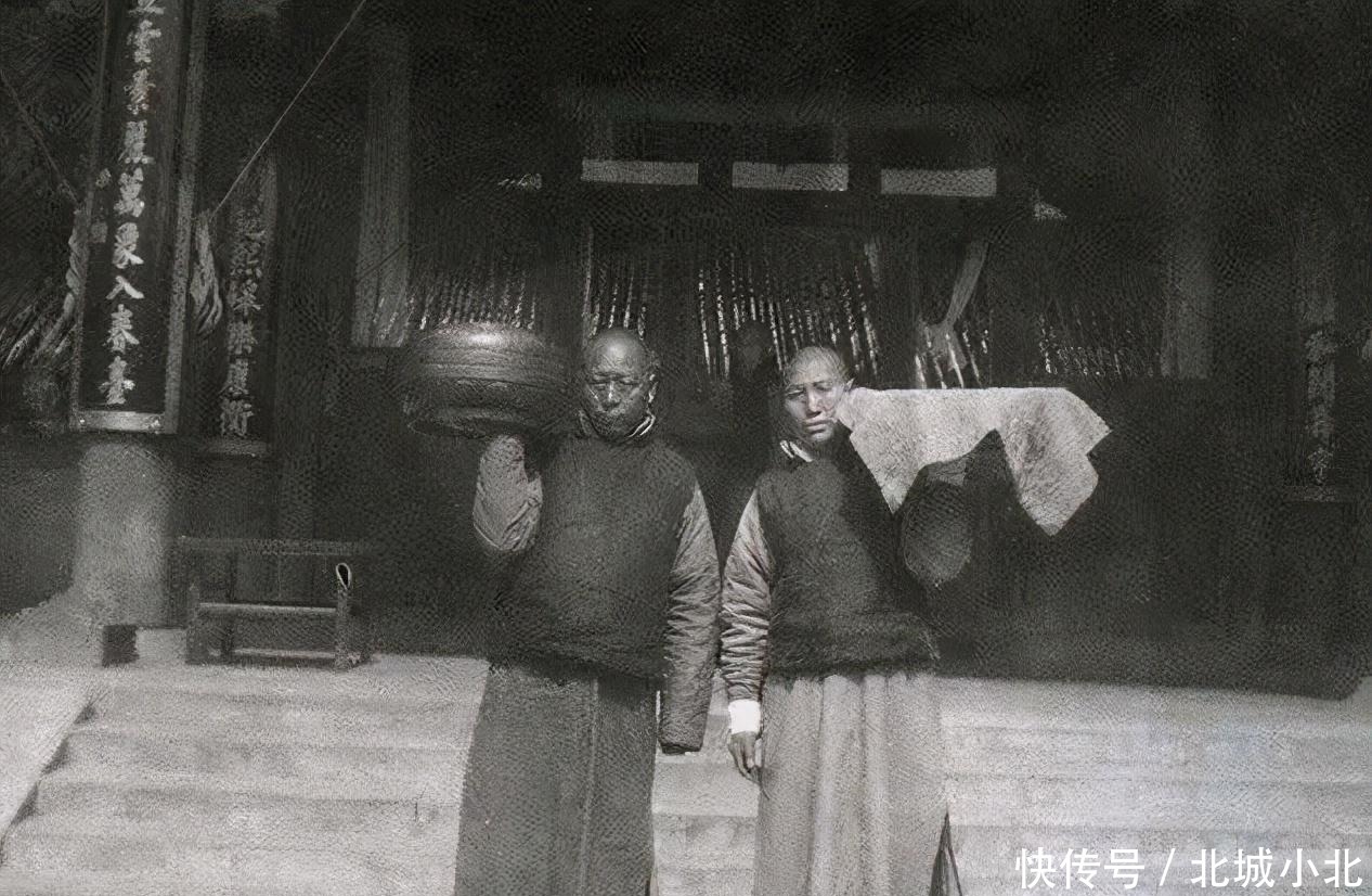 封建王朝|晚清太监给人看门22年没领工钱,每月只领些画,但世人都说他赚大了