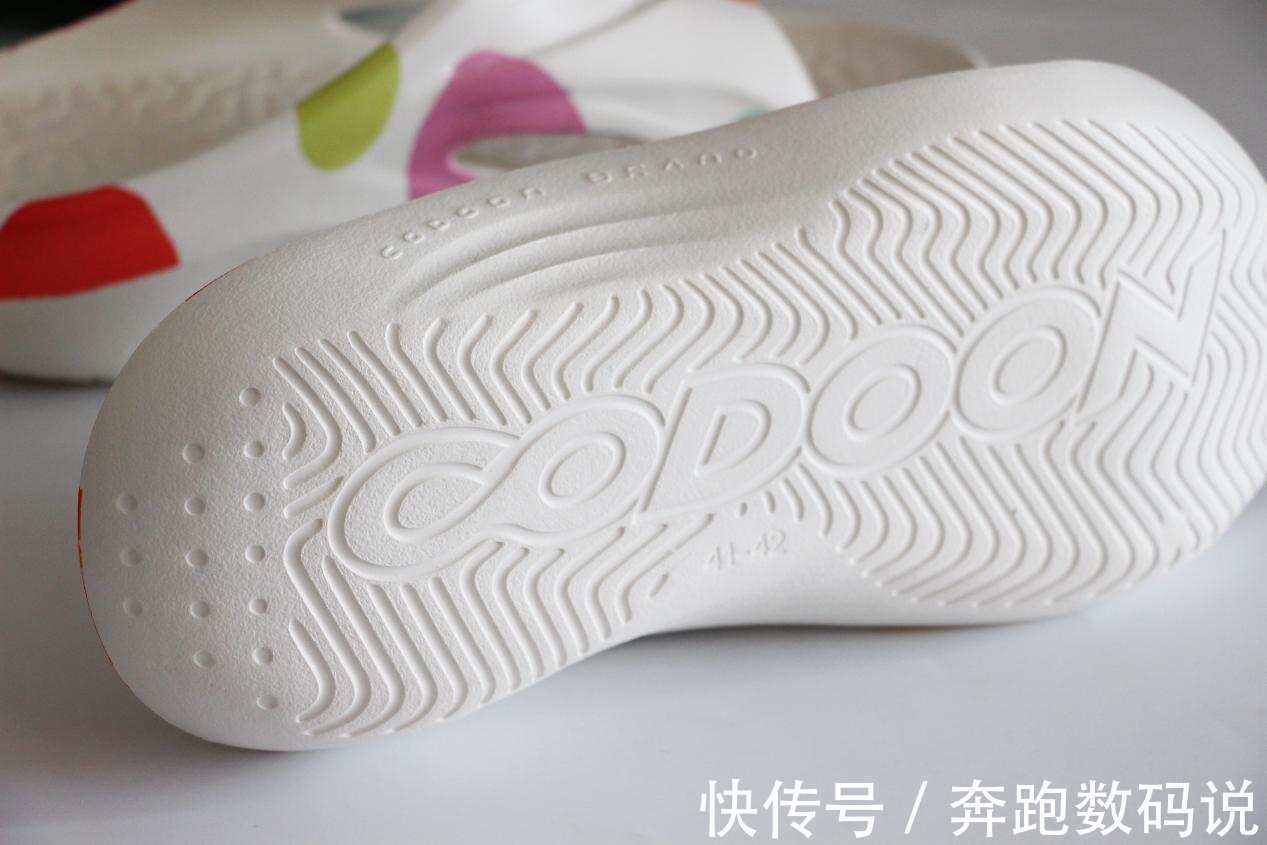 咕咚|缓震Q弹,运动恢复必不可少:咕咚运动恢复拖鞋