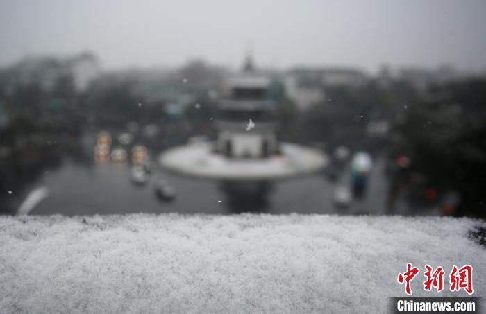 首场|虎年首场大雪如期而至 古城扬州银装素裹