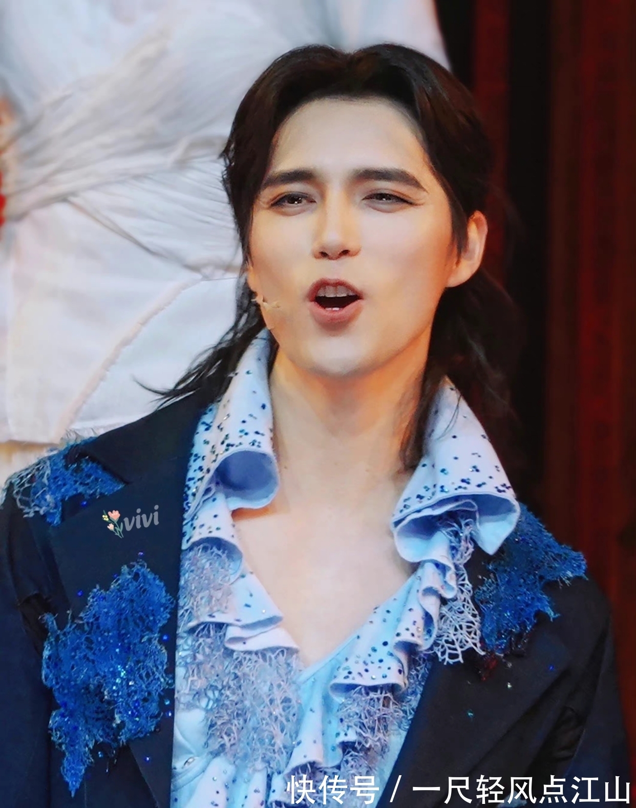 古典$他就像一幅古典的油画一样,真好看!