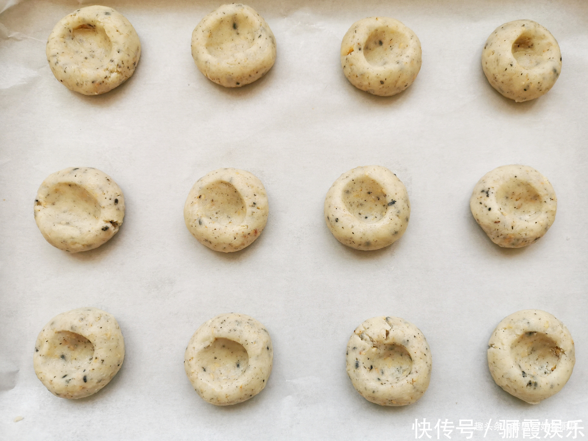 手把手教你做花生芝麻酥,配方详细,步骤简单,酥得掉渣儿