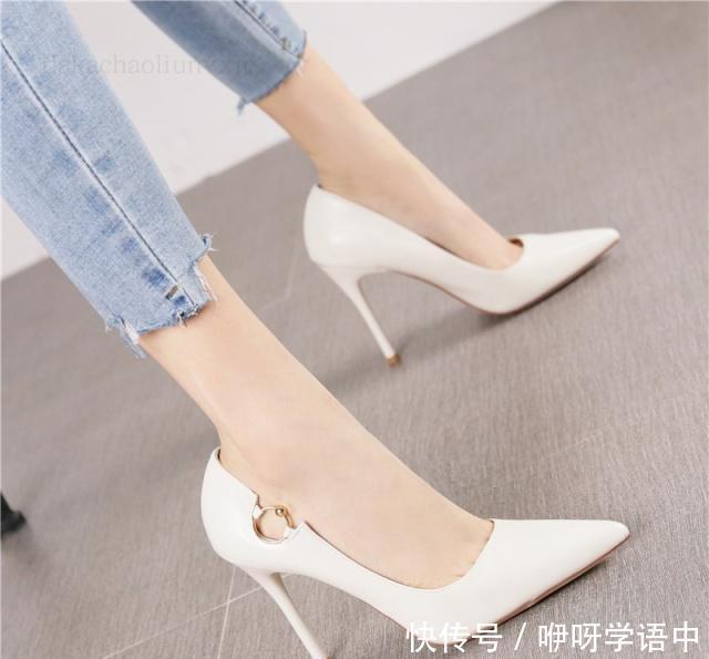 时尚 当下主流一种女鞋叫“细高跟”,时尚不累脚,适合各种场合