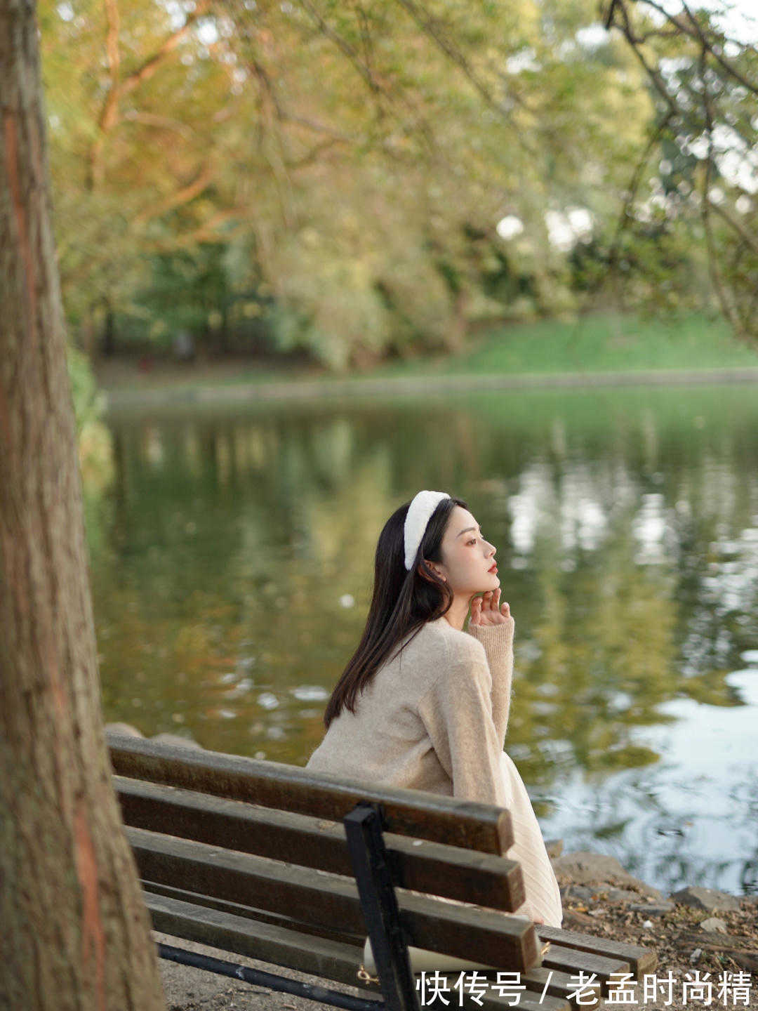 搭配|秋季不要瞎打扮,针织衫搭配百褶裙温柔优雅又保暖,美得高级