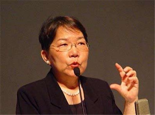 教科书|席慕蓉《愚公移山》很可怕,应移出教科书,她的理由又是什么