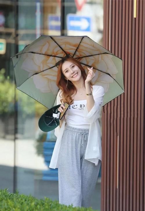  简单|时尚的穿搭惹人爱，简单又不失甜美，干净清爽舒适