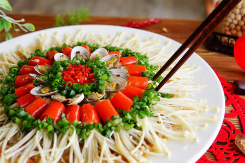 花甲|年夜饭的压轴菜，几样简单一蒸，“花团锦簇”端上桌，团圆又喜庆