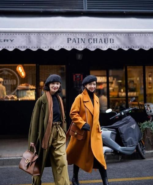  母女|别再说大地色难穿！瞧三木“神仙母女”的大衣穿搭，每套都是经典