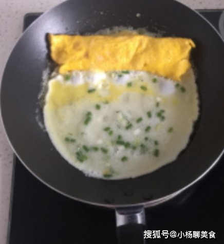 鸡蛋饼|暖心鸡蛋饼，不加水不加面，软香可口，孩子一顿2个不够吃！