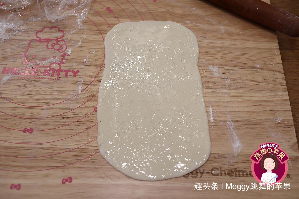 发面|教你做个绣球花卷，又白又嫩又暄软，发面多加一料，面团高又白