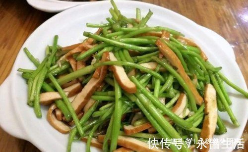 嫩叶|失眠最怕吃此菜,每天炒一盘,百吃不腻,失眠好了,一觉睡到天亮