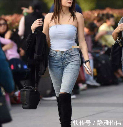 上衣|高腰牛仔裤+小吊带的穿搭技巧,版型修身,不显胯宽,年轻有气质