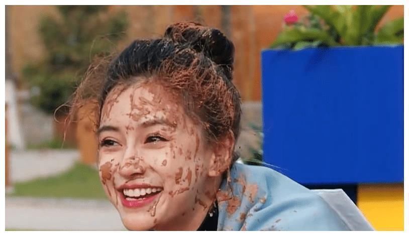 宋雨琦背后金主曝光，逼退楊穎只是時(shí)間問(wèn)題？姚譯添早已透露內(nèi)情