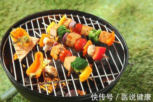 食物|肝癌竟是“吃”出来的?医生劝告:这4种伤肝食物,你可能天天吃