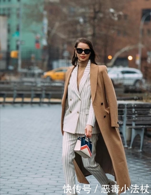 配色|不懂驼色怎么穿出高级?它的最美“配色”在此,优雅时髦精最爱