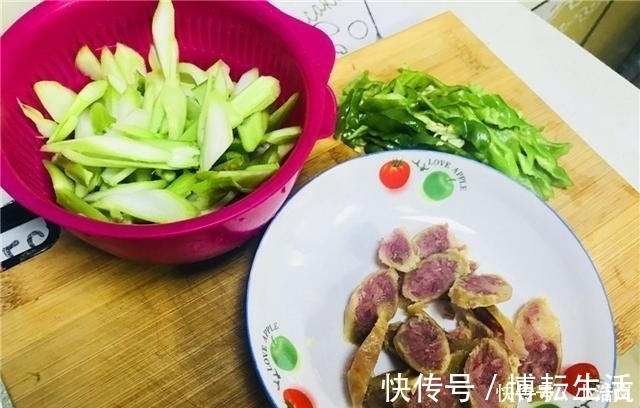 菜苔|盼了一年的菜可以吃了,简单炒一下更好吃,更下饭!