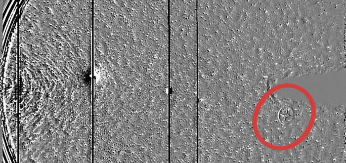 太空 天文台发现太空出现巨大的车轮状物体，NASA解释为镜头上的反光