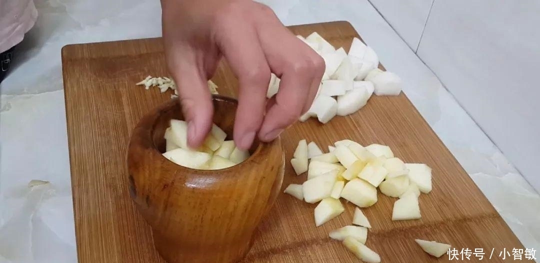 黄瓜这样做, 教你在家秘制风味腌黄瓜, 清脆爽口, 吃半年都不会坏