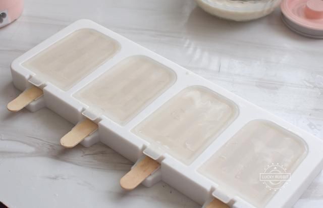 试一试|天热想吃冰棍不用买,这款懒人冰棍值得试一试,搅一搅冻一冻就好