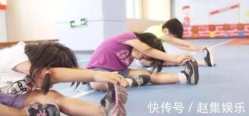 高热量|9岁小女孩脖颈发黑洗不掉,去医院检查后,医生的解释让家长笑了