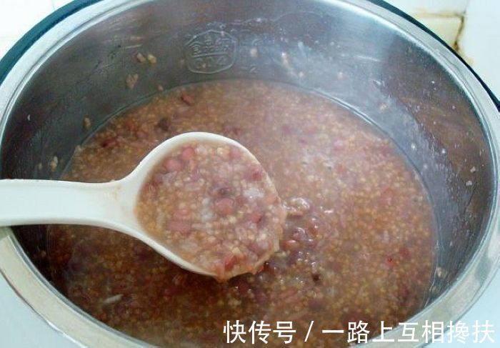 用高压锅煮粥和普通锅煮有什么不同看完煮粥就好吃了