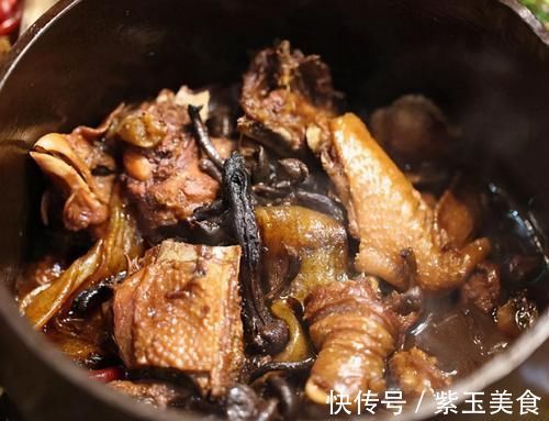 大鹅炖不烂，腥味还重？学学东北人的做法，鹅肉软烂入味还不腥！