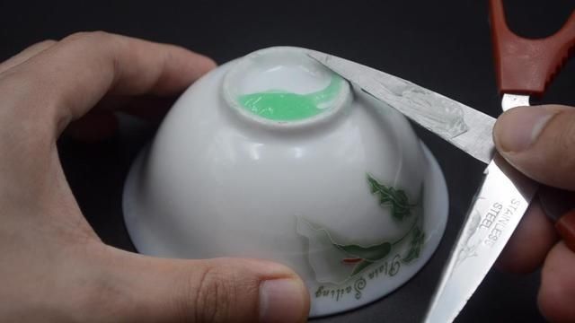 牙膏|无论剪刀变得多钝多锈,一个简单的方法,立马锋利如新刀,省钱了
