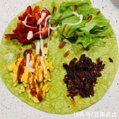 开胃解腻快手早餐之芝士蔬菜饼，一盘可不够