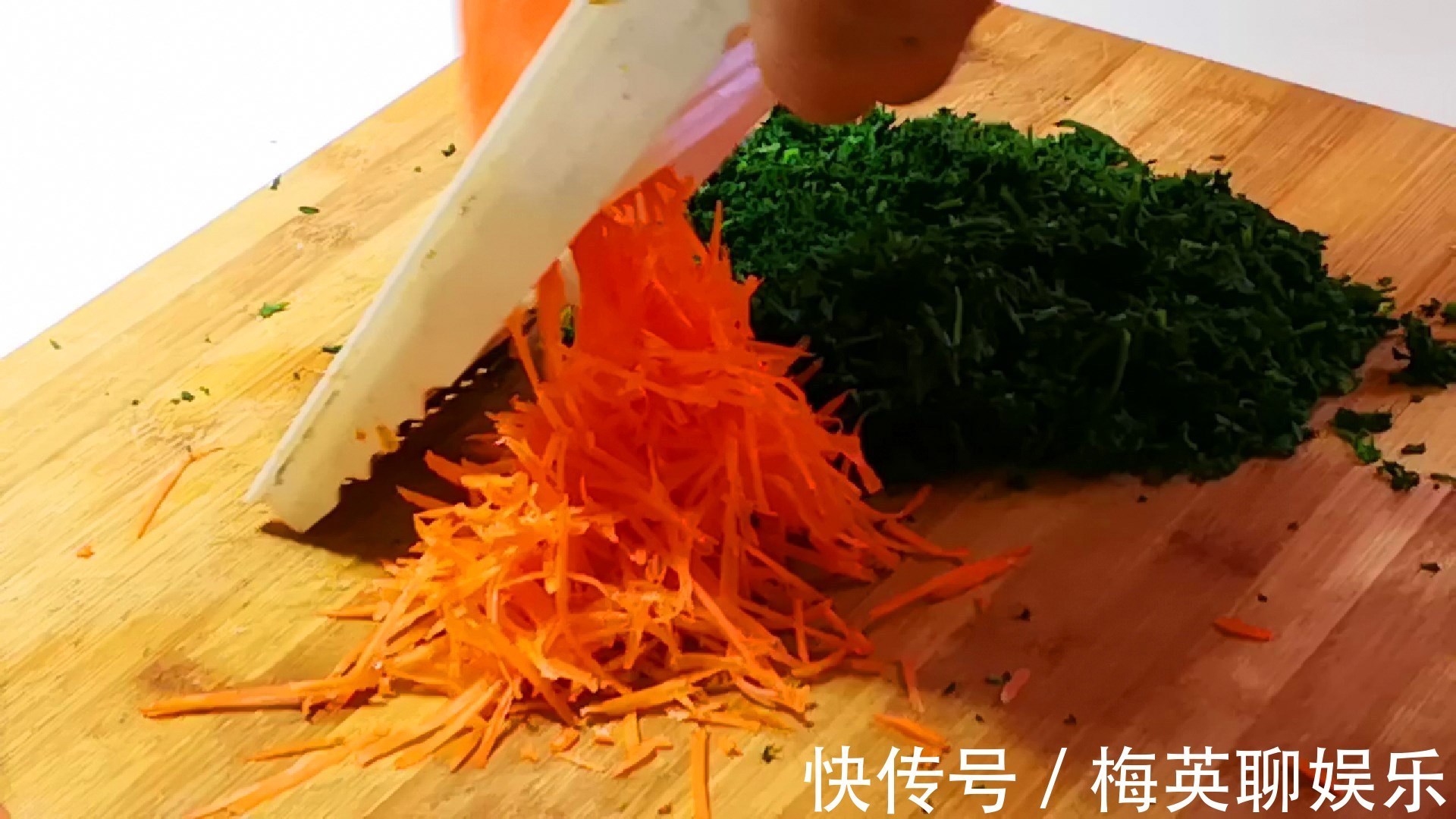 秘制|胡萝卜有营养,很多人却不爱吃,教你秘制新吃法,孩子抢着吃,香