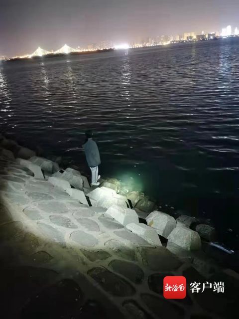 13岁少女跳海轻生海口巡逻民警深水成功救援 灾害事故 救援 民警