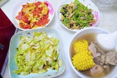 西红柿|这四种汤很适合孕妇喝,家人赶快学起来做给准妈妈,营养师力推