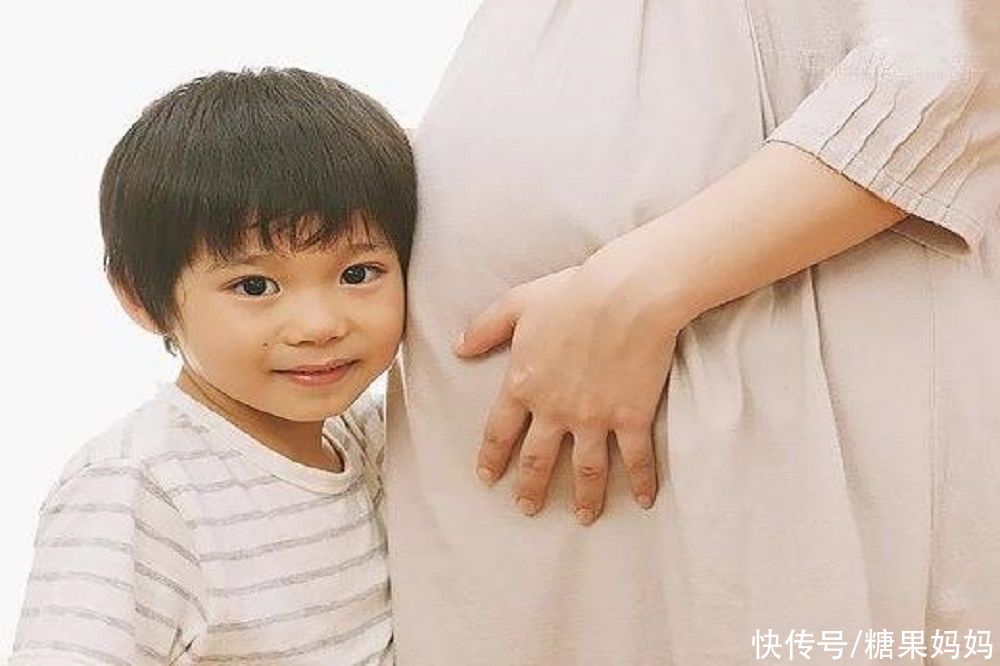 二宝出生之后，家里大宝跟谁睡？宝妈巧妙化解这个“世纪难题”