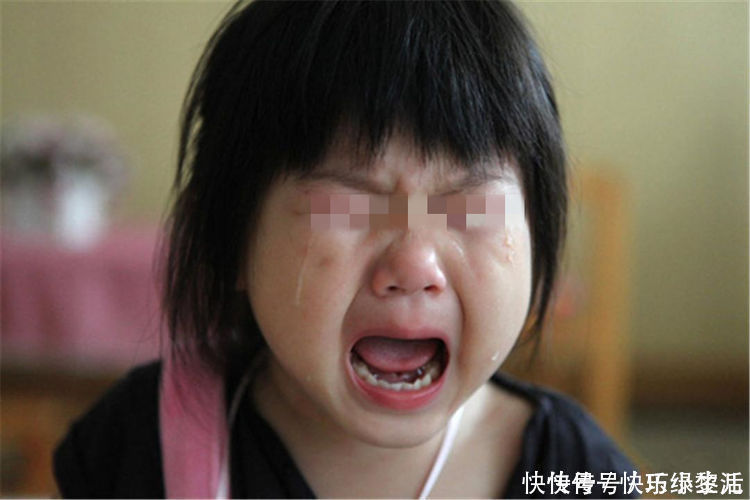 孩子|“新型家庭暴力”出现,不打不骂却更伤孩子,很多家长还不自知