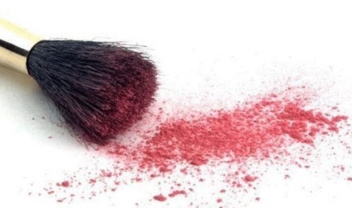 为何韩国女生会在膝盖处涂腮红?美妆老师道出实情,很多人都认可