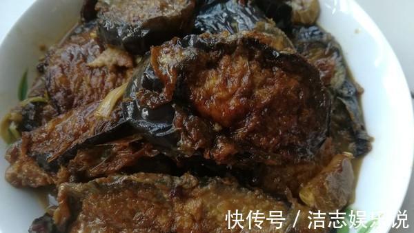 东北名菜烧茄子，家常做法美味鲜香，茄子入味又好吃，还不油腻