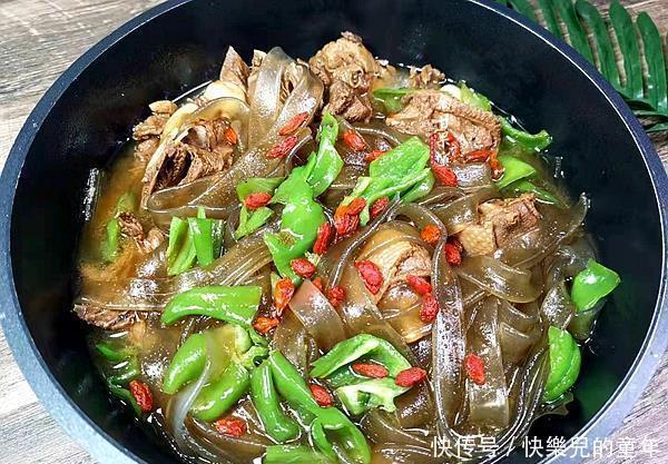 我们家常做的家常菜肴,简单炖一炖上桌,鲜而不腻每次光盘