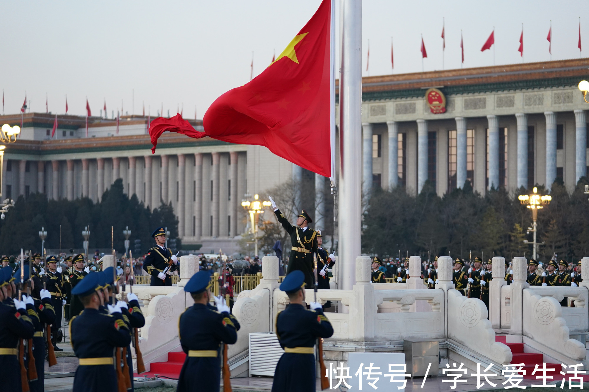 和?|首都十大著名景点，拥有99间半房间的和珅府邸位列其中，堪称京城第一佳山水