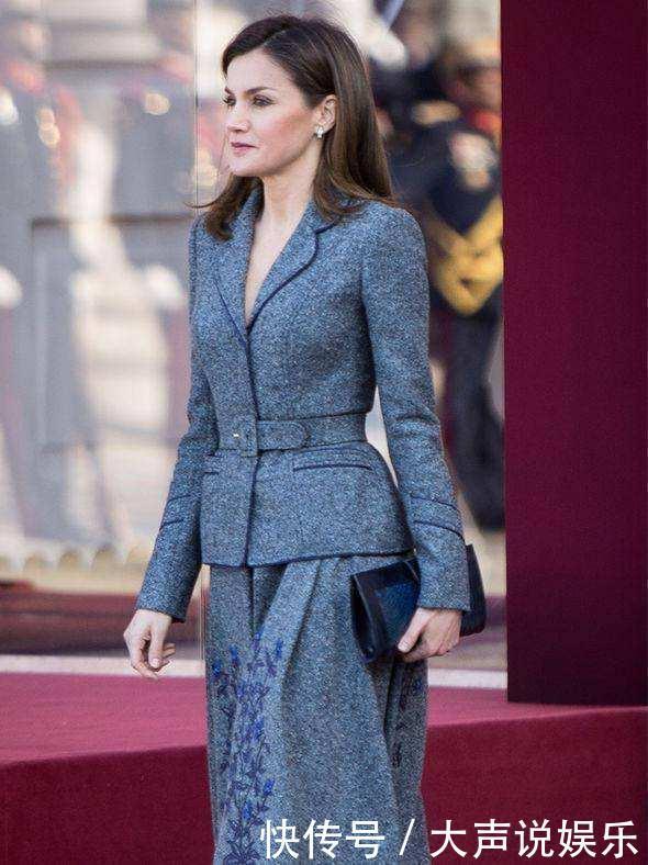 搭火|西班牙王后的早秋穿搭火了,学她这样穿,高级优雅还显瘦