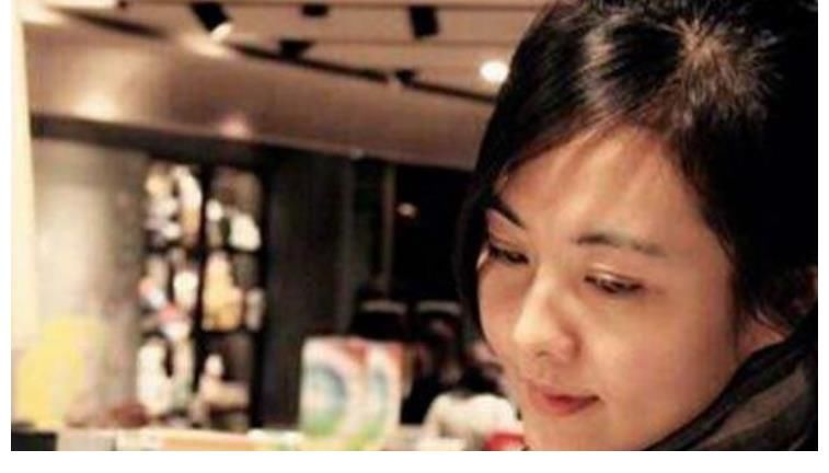 她是清华女博士，老公是天才歌手，两人5岁相识至今没房也没孩子