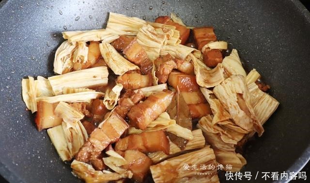 做红烧肉时,要不要焯水这一步做错了,难怪肉又老又柴不好吃