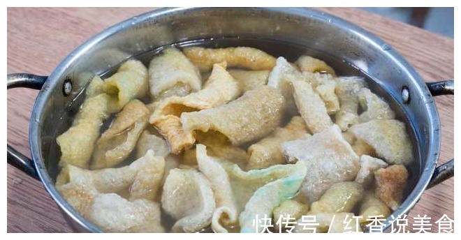 猪皮的这个新奇做法，第一次做，确实比猪皮冻好吃，Q弹有嚼劲儿