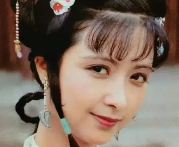 碧痕#红楼梦里,为什么袭人说好歹留着麝月,却没说好歹留下秋纹呢?