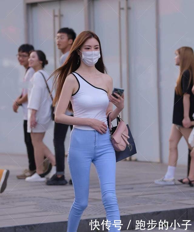 下半身|打底裤的搭配显得韩流范十足，使整体更清纯高贵