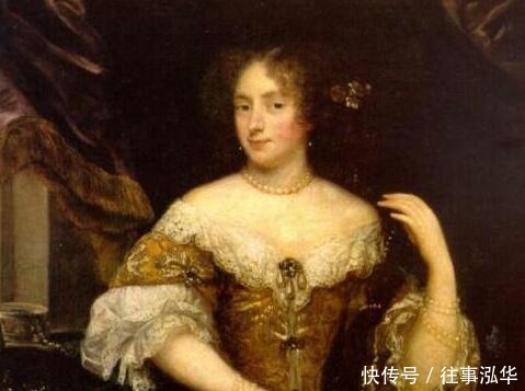 高跟鞋|他5岁继位，爱穿高跟鞋，一生只洗过七次澡