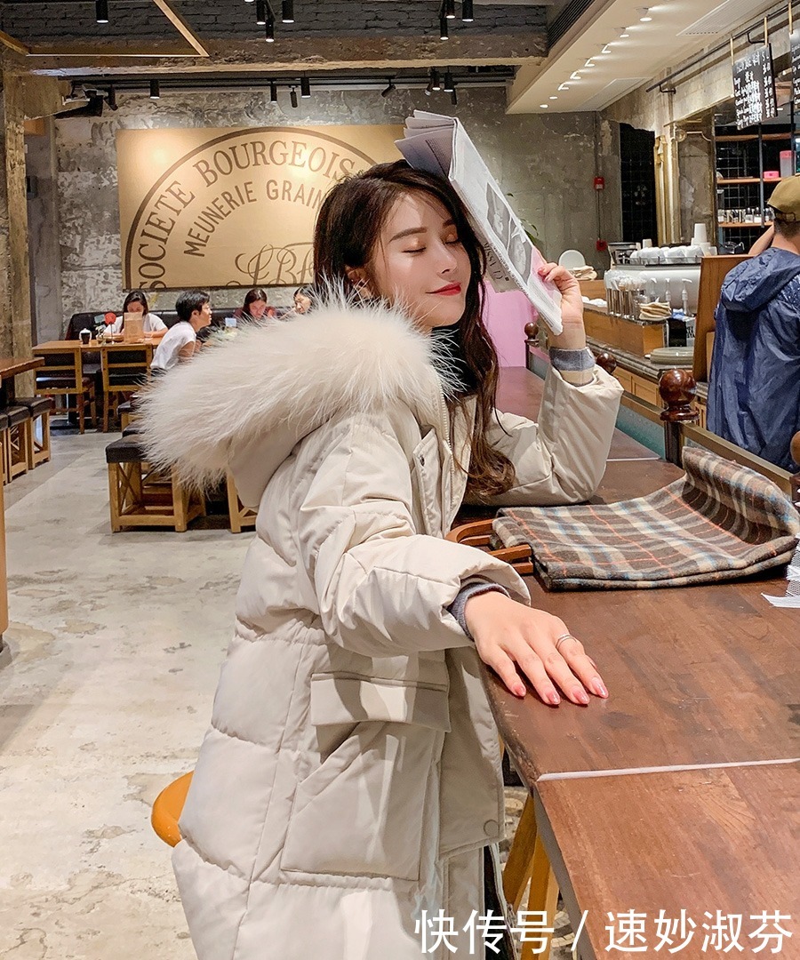 羽绒服|什么样的羽绒服更适合冬天穿?首选这4种颜色,太显白了!