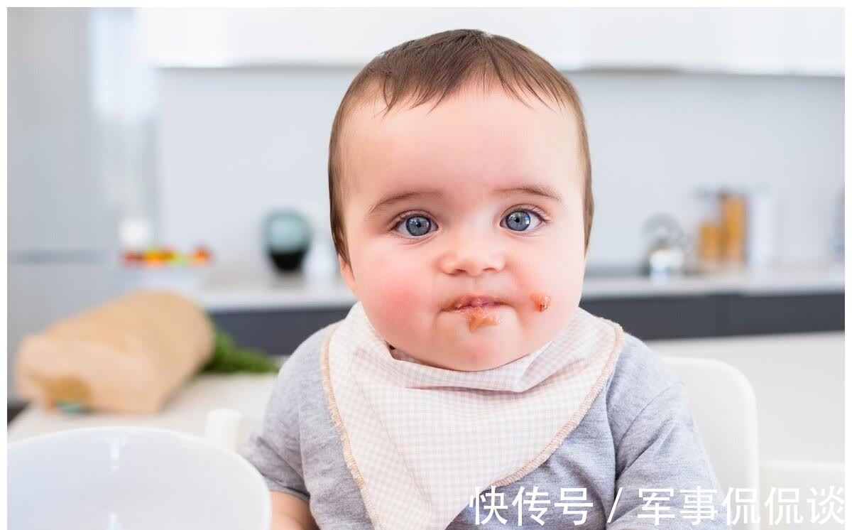 咀嚼|2岁女孩吃东西被噎住，奶奶的一个错误动作，遭医生批评