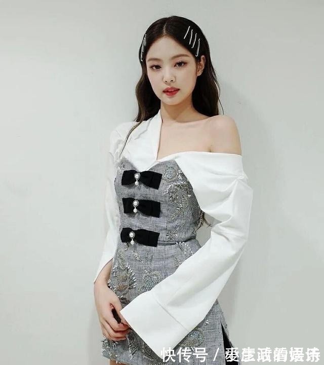 青木 别再染“挂耳染”了!今年秋天流行“奶茶发”,时髦减龄又气质